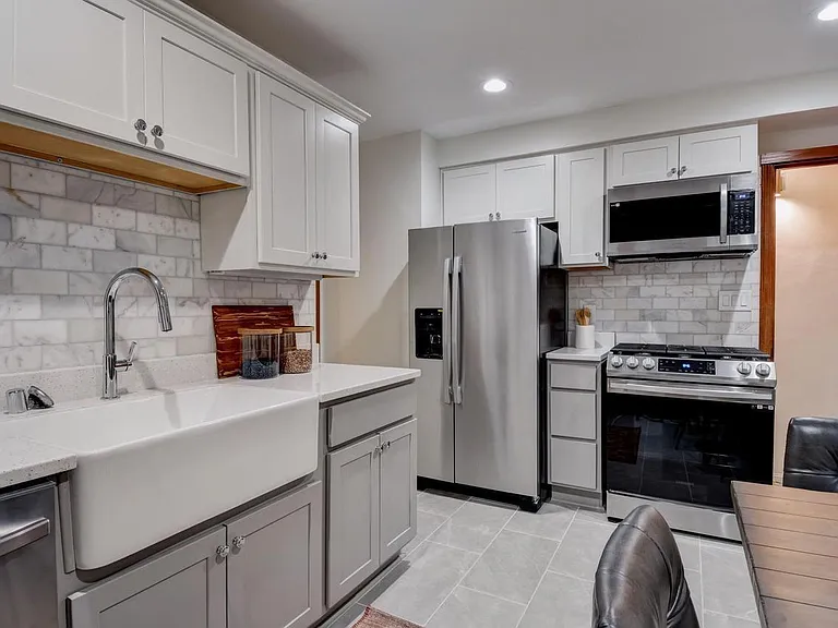 115 E Henry Clay St — Photo 7