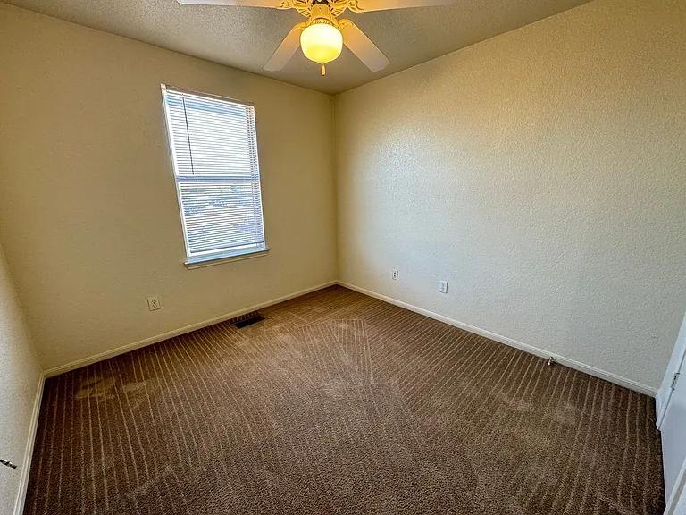205 Lydia Dr — Photo 15