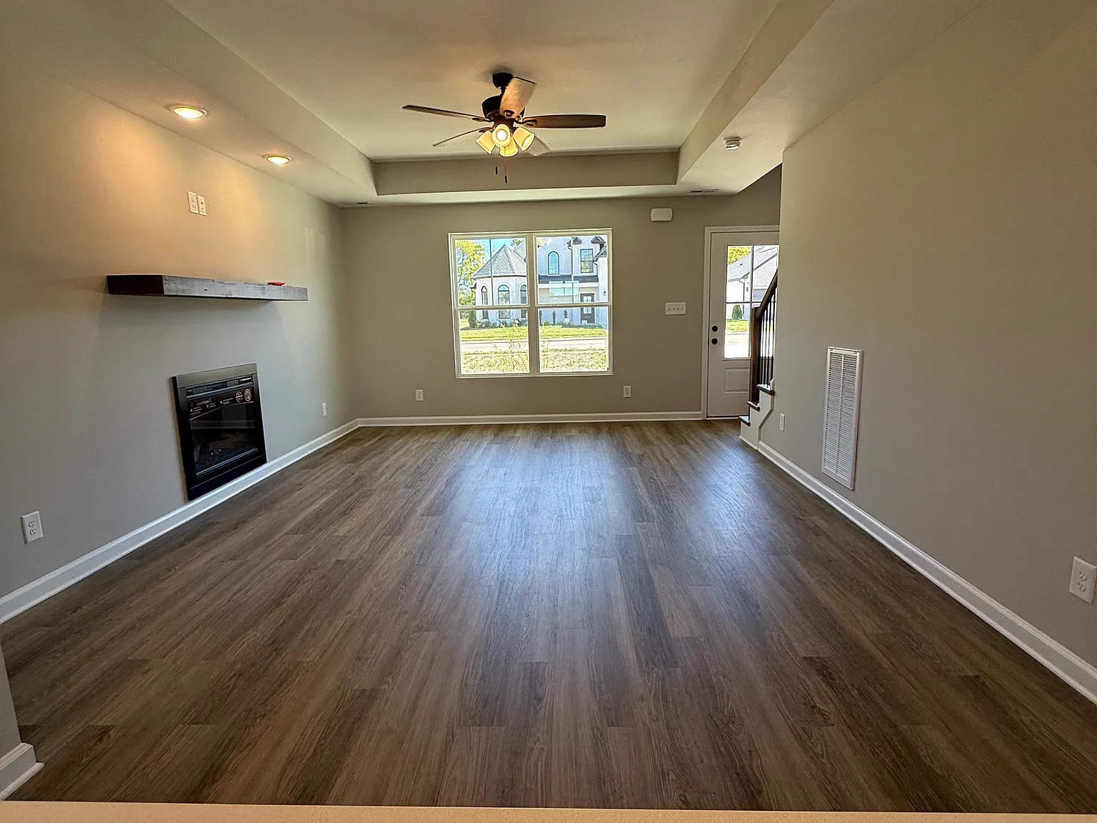 4 bed, 2.5 bath, 2000 sqft, $2,300 — Photo 4