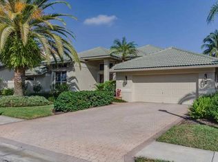 621 Laurel Ln E, Pembroke Pines, FL 33027