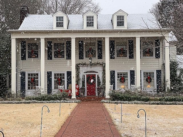 1st image of 145 W Bolling St