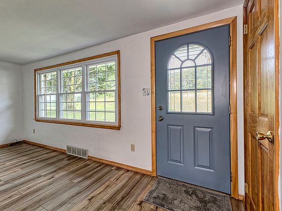 5th image of 350 Heimann Rd