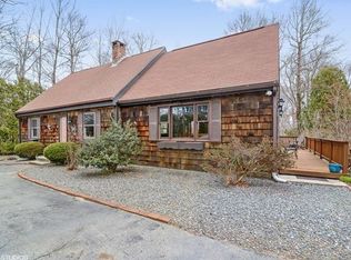 910 Noank Ledyard Rd, Groton, CT 06355