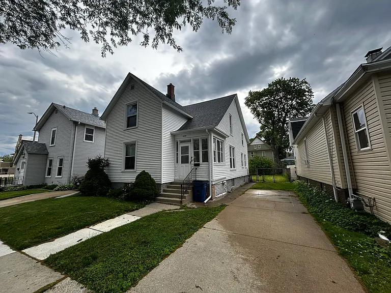1405 Park Ave — Photo 8