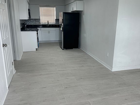 2nd image of 304 S Betty Ln