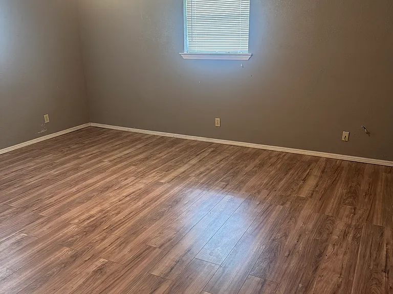 421 W South St — Photo 6