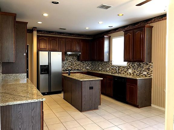 4th image of 5806 Southampton Dr