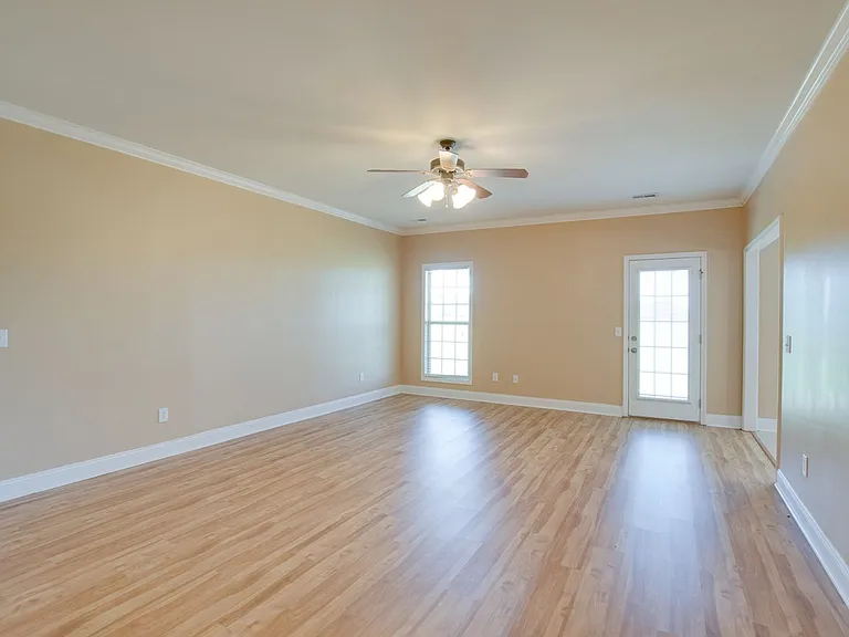 120 Lexi Ln — Photo 4