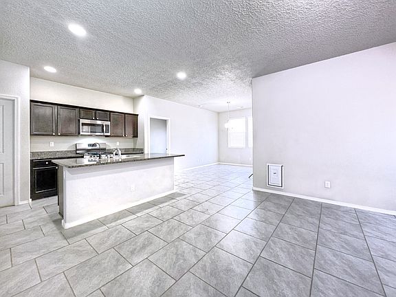 3rd image of 4143 Summit Park Rd NE
