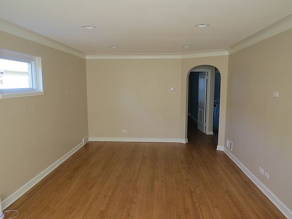 3rd image of 10143 S Turner Ave