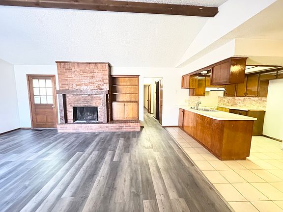 3rd image of 9816 Larkspur Ln #9816