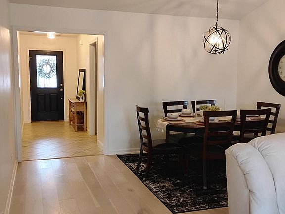 3rd image of 1035 Sawgrass Ln