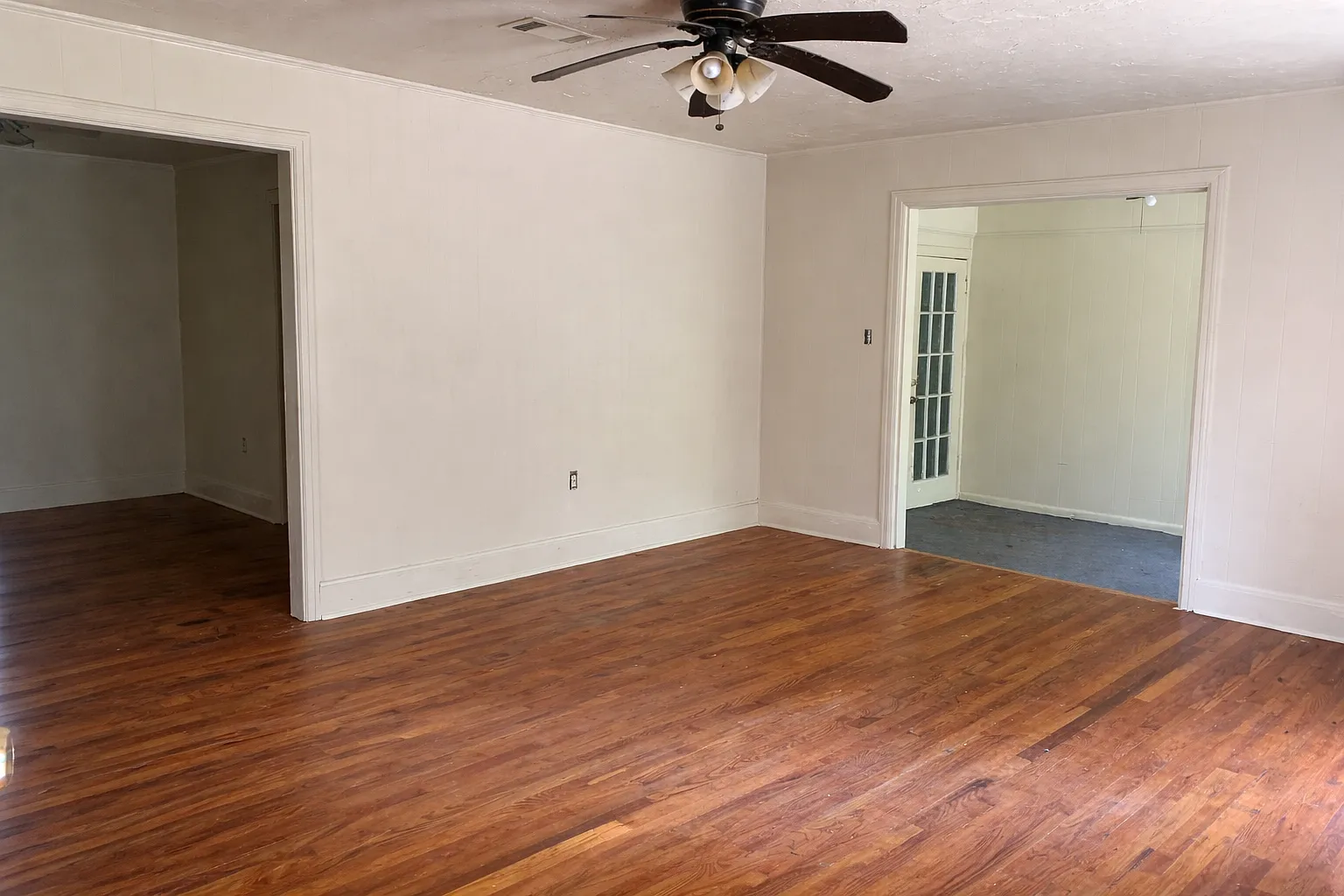 3 bed, 1.5 bath, 1129 sqft, $1,125 — Photo 1