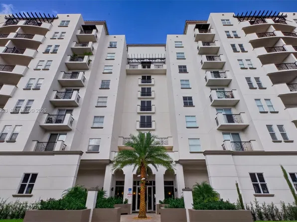 9021 SW 94th St APT 307, Miami, FL 33176