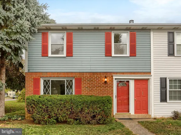 5400 Oxford Dr, Mechanicsburg, PA 17055