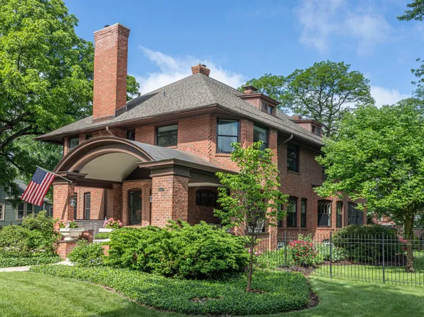 10347 S Longwood Dr, Chicago, IL 60643