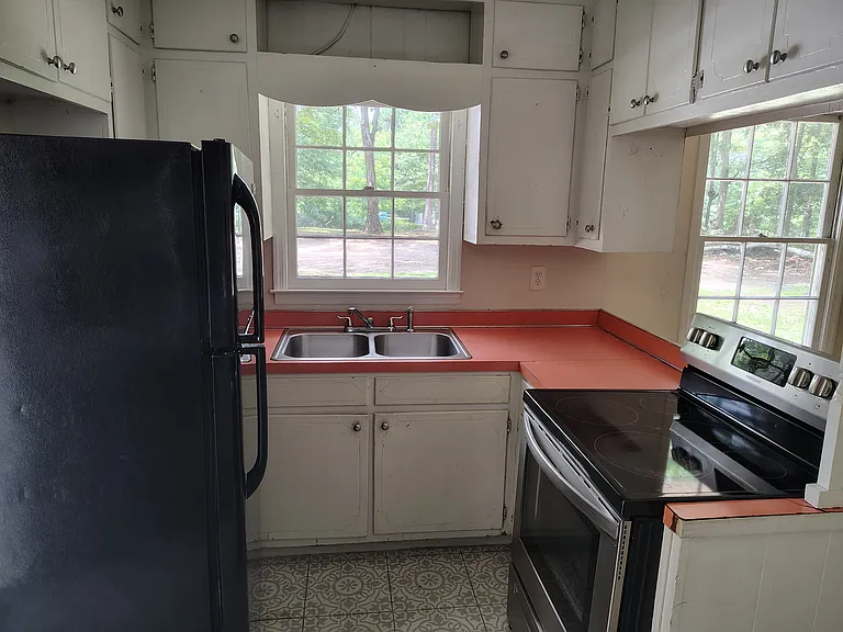 901 Mountain Creek Church Rd — Photo 4