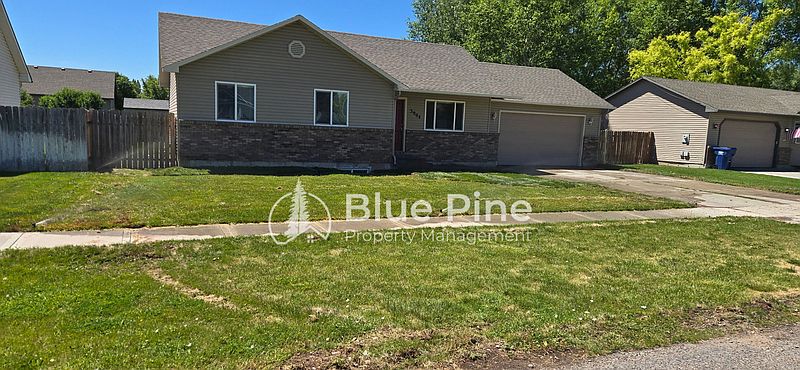 1st image of 3904 E Lorna Ave