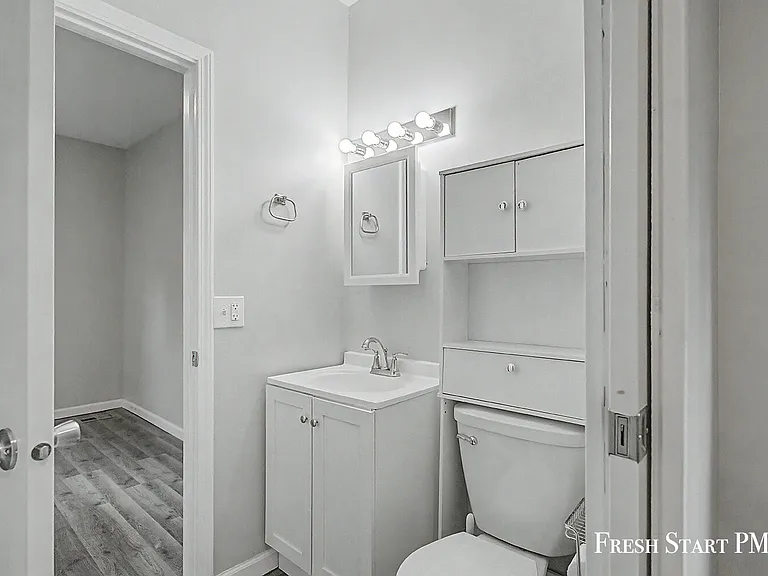1266 Clark St — Photo 18