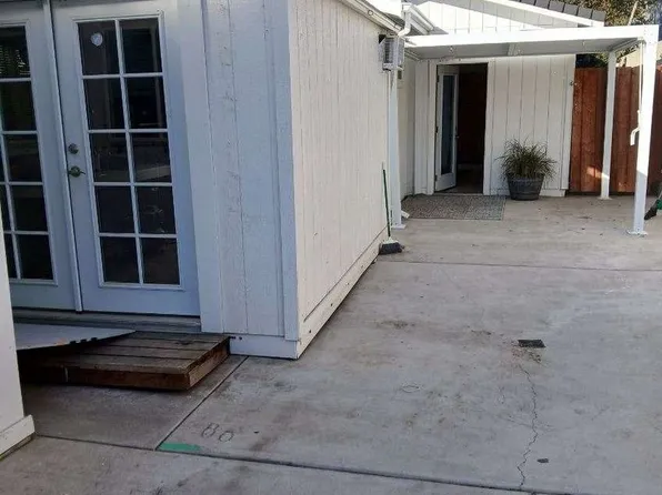 1315 S 7th St, Los Banos, CA 93635