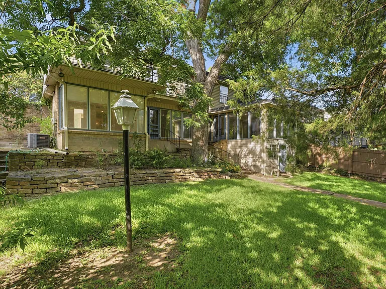 6815 Lyre Ln — Photo 13