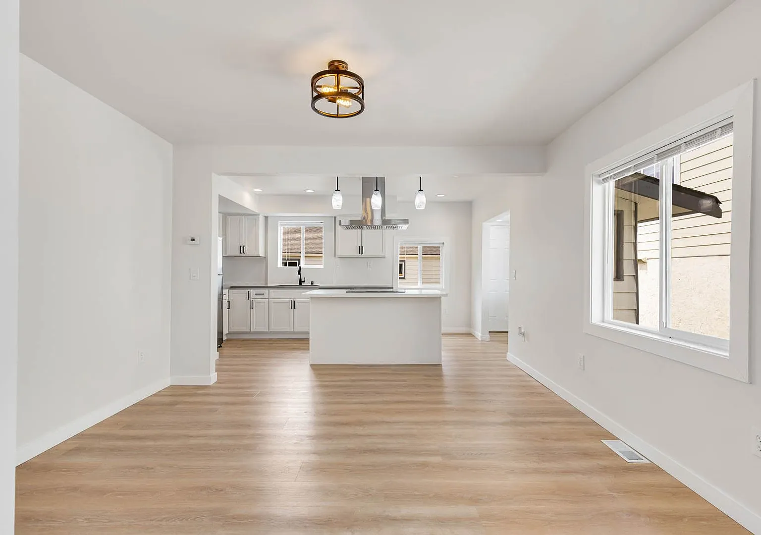Beautifully Remodeled North Seattle Home with MIL Suite Never Lived In! — Photo 4