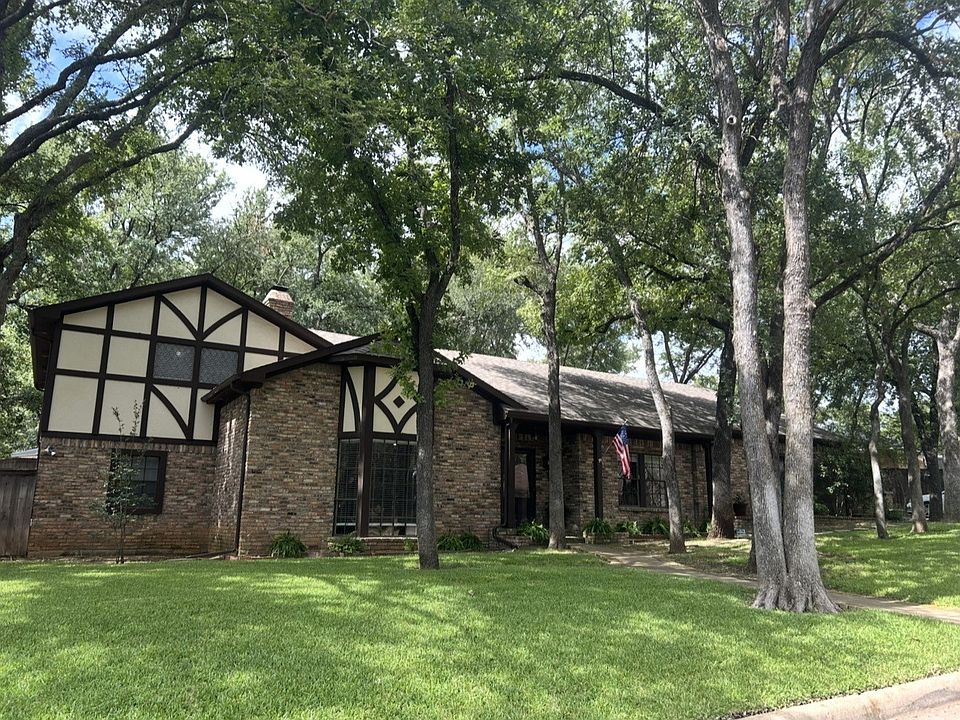 1st image of 304 Paloverde Ln