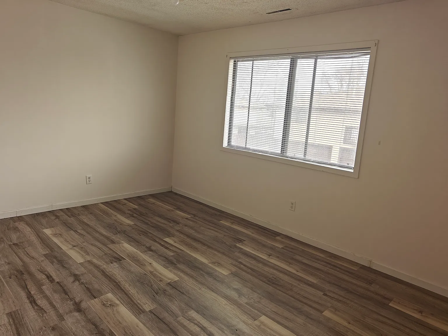 2 bed, 960 sqft, $1,750 — Photo 4