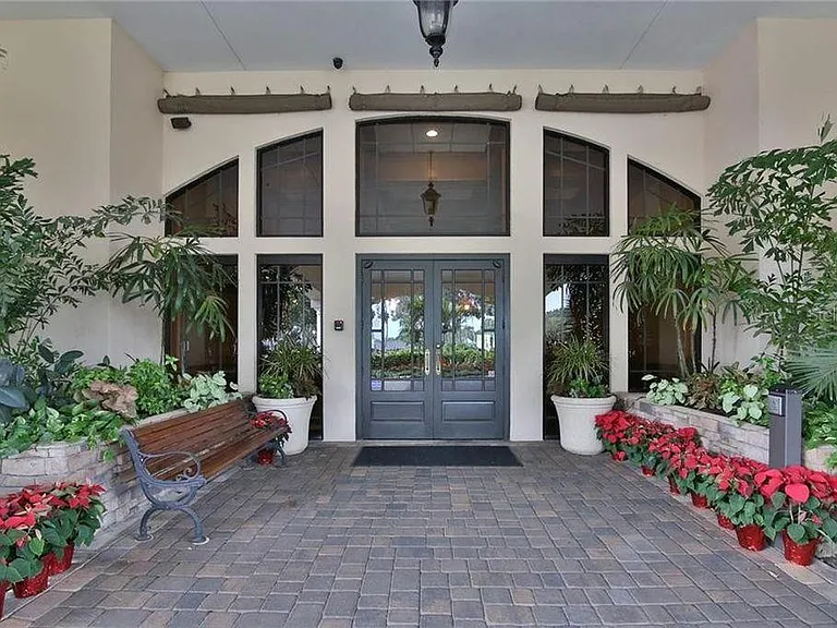 8920 Grey Oaks Ave — Photo 28