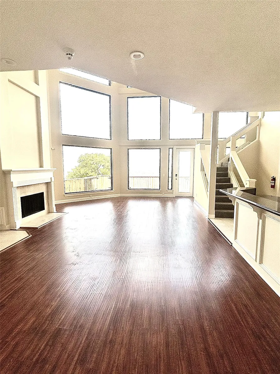 Building Photo - 807 Kipp Ave #A