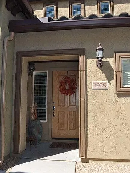 3939 E Cat Balue Dr — Photo 2