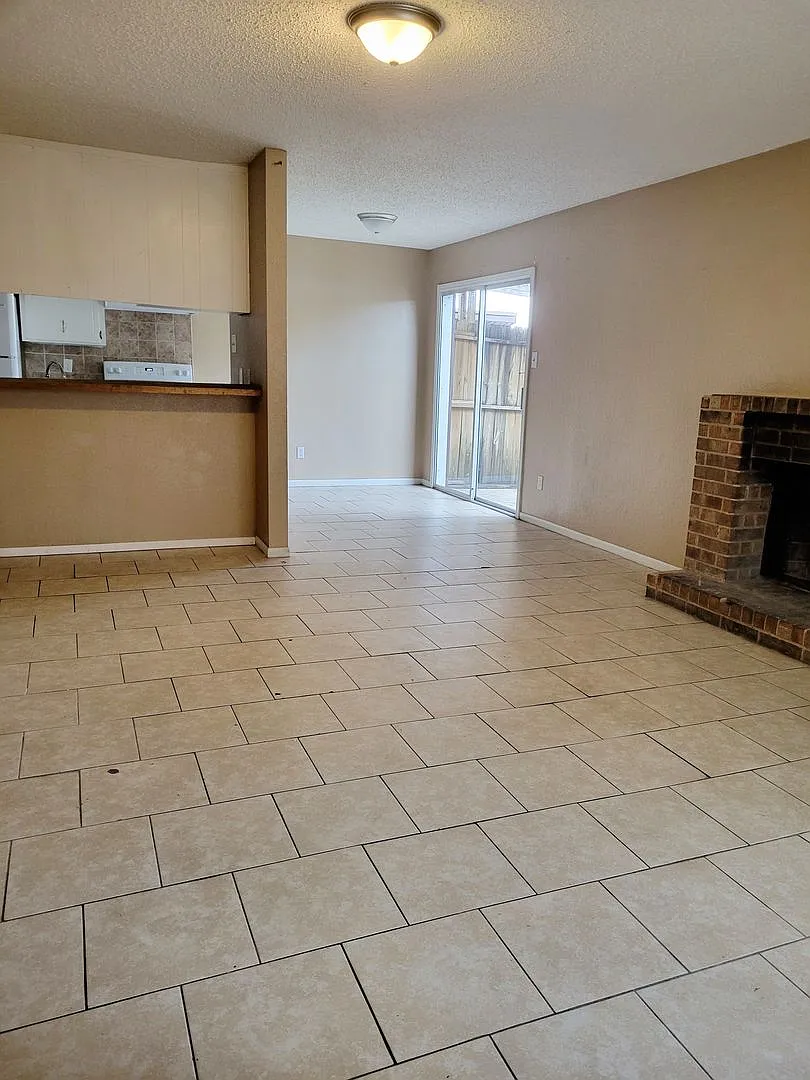 3007 Lake Rd — Photo 2