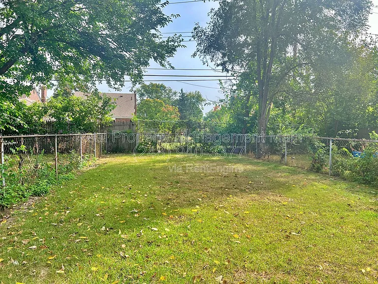 17322 Greenfield Rd — Photo 3