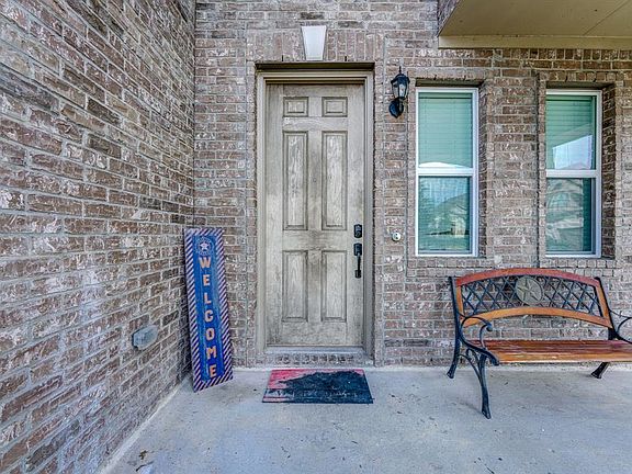 2nd image of 25516 Brentmoor Dr