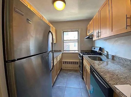 3rd image of 109-10 Queens Blvd #6H