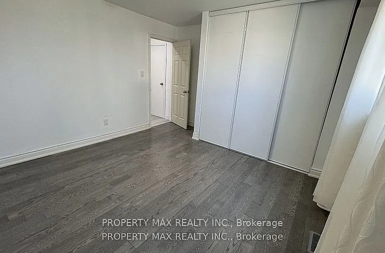30 Glenabbey Dr #BASEMENT — Photo 26