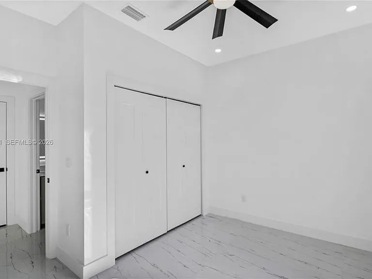 5045 Benton St — Photo 10
