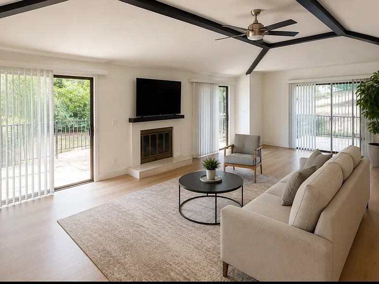 23058 Broadmoor Ct — Photo 3