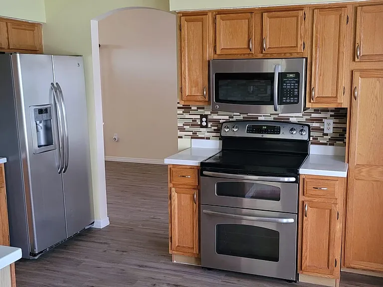 1324 Franford Dr — Photo 7