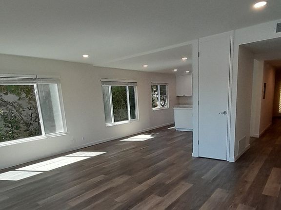 4th image of 599 S Eliseo Dr #3