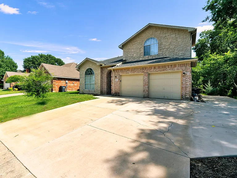 3207 Deer Trl — Photo 38