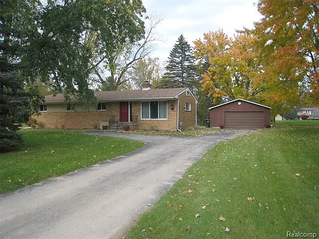 1809 Willowood Rd photo 1