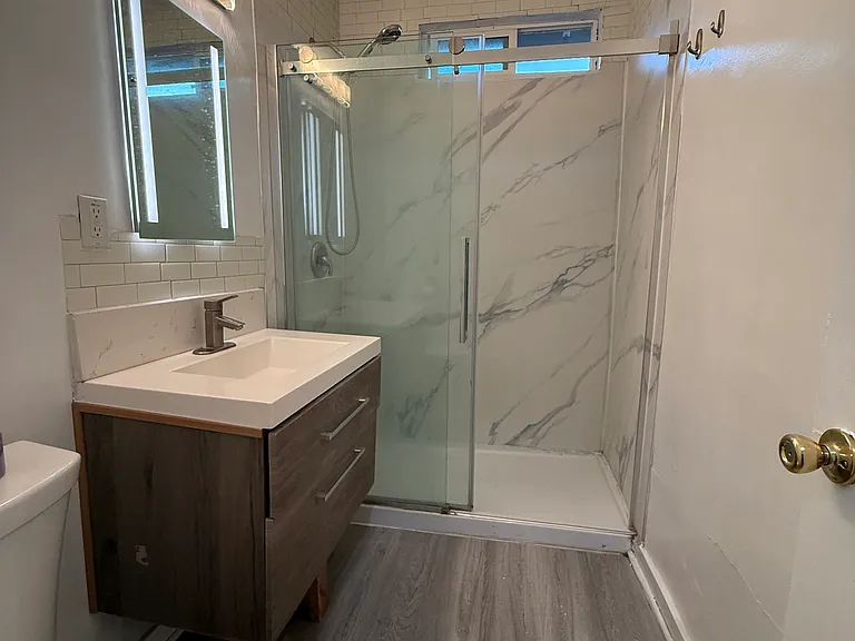 2735 Leafdale Ave — Photo 4