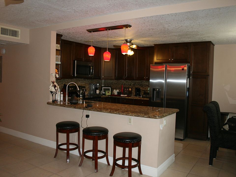 1st image of 2027 Ventnor Dr #H