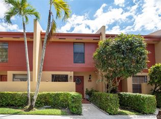 9758 NW 15th St #298, Pembroke Pines, FL 33024