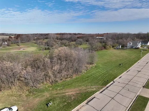 112 Pine Tree Ln, Darien, WI 53114