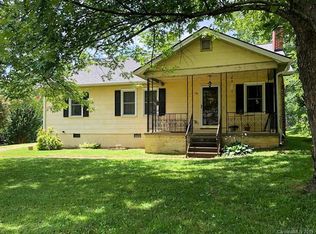 118 N Bear Creek Rd, Asheville, NC 28806