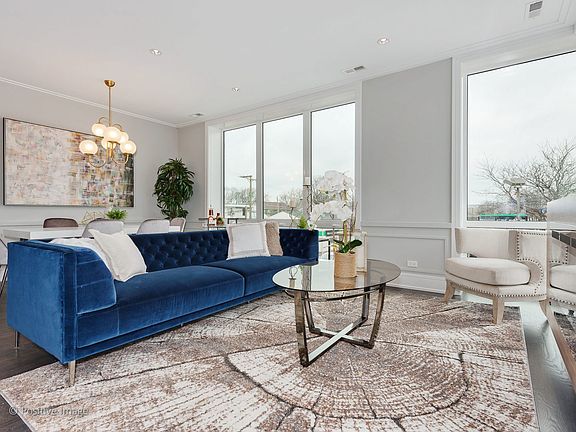 3rd image of 2405 W Berenice Ave #201