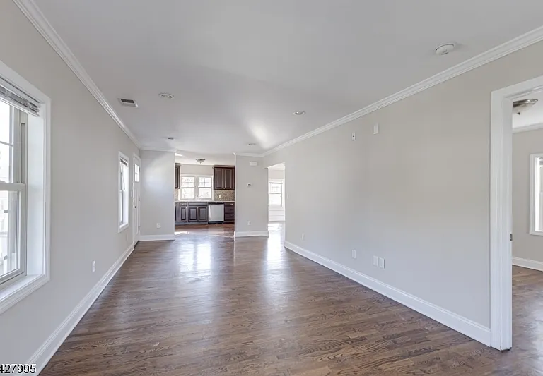 35 Burnside Ave #B — Photo 12