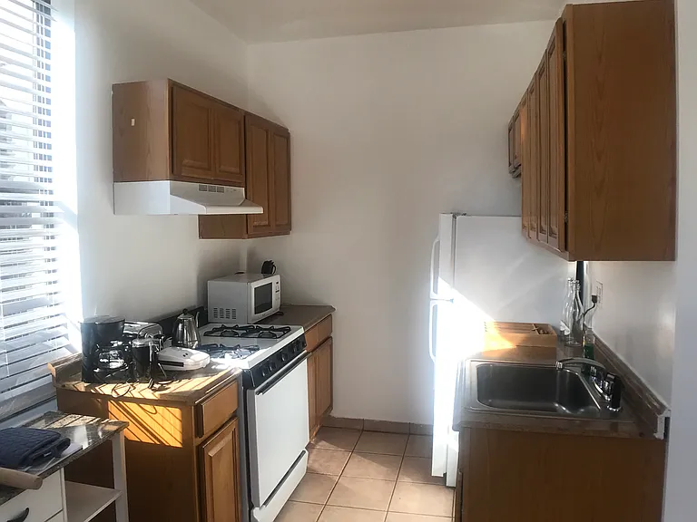 180 Claremont Ave #65 — Photo 48